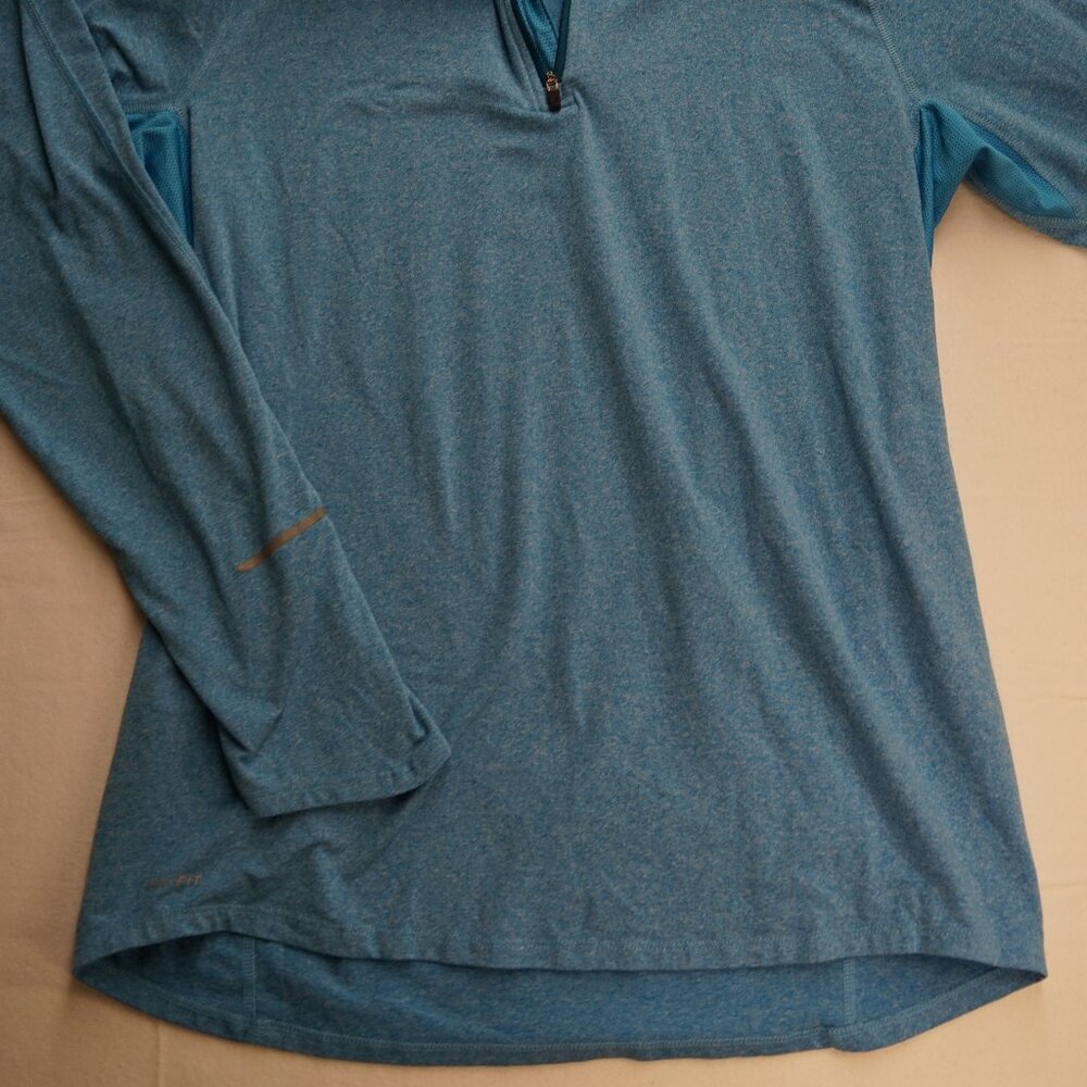 Men's DRI-FIT Nike Blue Light Sweater, Running Sweater, Size Medium - Picture 2 of 6